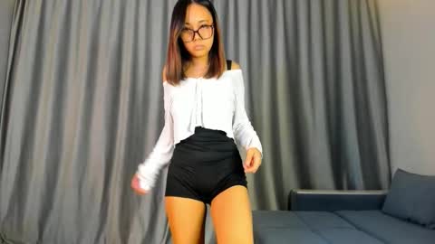 Maya online show from 10-10-25, 01:21