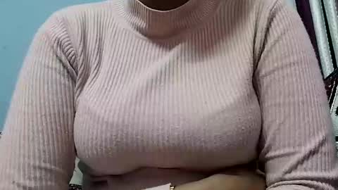 Snapshot of harleensexy26 chatting on 03-12-25, 02:41 Sweety online show from 03-12-25, 02:41