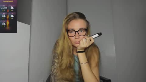 Snapshot of harley_everly chatting on 09-25-25, 04:54 Tasya online show from 09-25-25, 04:54