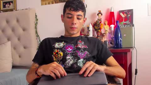 Snapshot of harley_fairy chatting on 02-12-25, 07:13 Harley online show from 02-12-25, 07:13