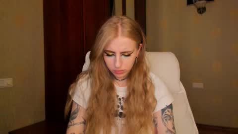 Snapshot of harley_kimm chatting on 09-10-25, 06:24 Julia online show from 09-10-25, 06:24