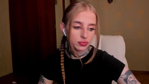 Julia online show from 02-12-26, 05:02