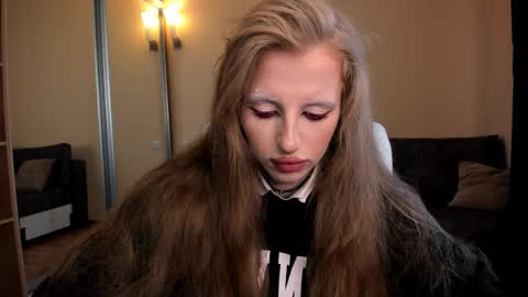 Julia online show from 03-29-26, 05:07