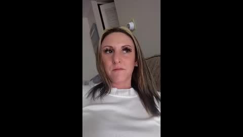 Snapshot of harmony_rose_xoxo chatting on 01-12-26, 06:24 Harmony online show from 01-12-26, 06:24