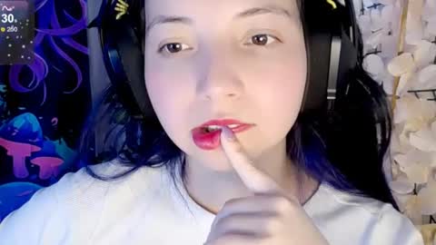 Snapshot of harmonys_couple_ chatting on 10-28-25, 08:55 Harmonys World online show from 10-28-25, 08:55