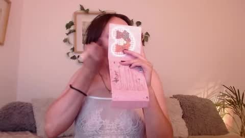 Snapshot of harmonyy01 chatting on 02-21-25, 02:39 Harmony Please help me to reach 100 thumbs up online show from 02-21-25, 02:39