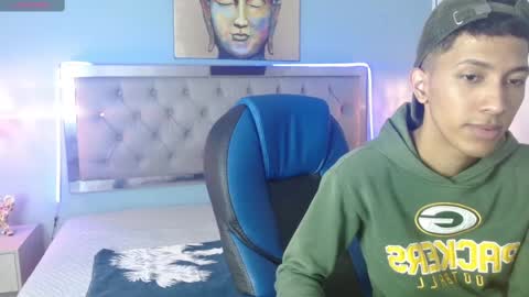 Snapshot of haroldxl chatting on 01-16-25, 01:04 IM HAROLD online show from 01-16-25, 01:04