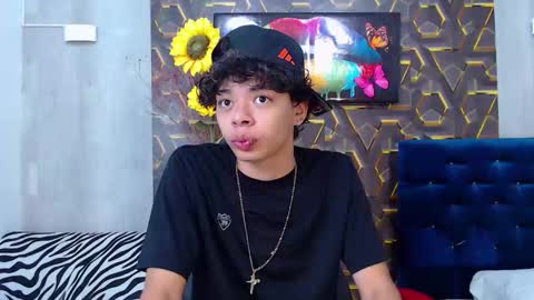 Harry online show from 10-10-25, 01:43