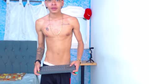 Snapshot of harry_jhonsonn chatting on 02-12-26, 11:44 Harry online show from 02-12-26, 11:44