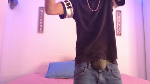 Snapshot of harrythomson1 chatting on 12-11-24, 06:58 harry thomson online show from 12-11-24, 06:58