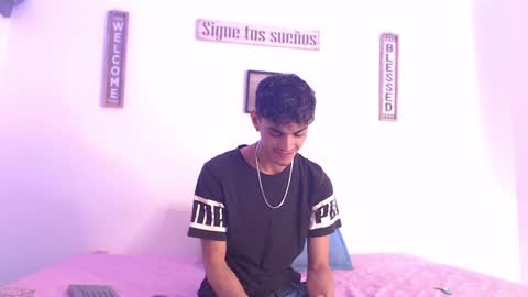 Snapshot of harrythomson1 chatting on 12-11-24, 08:39 harry thomson online show from 12-11-24, 08:39