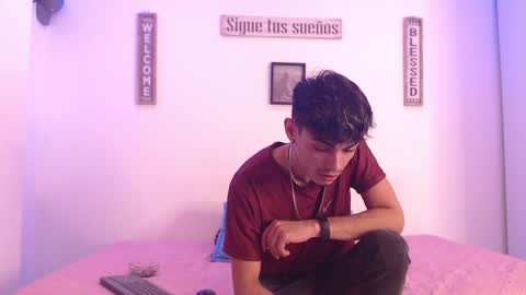 Snapshot of harrythomson1 chatting on 12-15-24, 02:19 harry thomson online show from 12-15-24, 02:19