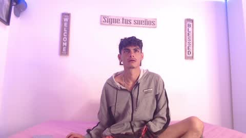 Snapshot of harrythomson1 chatting on 12-19-24, 11:35 harry thomson online show from 12-19-24, 11:35