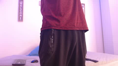 Snapshot of harrythomson1 chatting on 12-26-24, 04:32 harry thomson online show from 12-26-24, 04:32