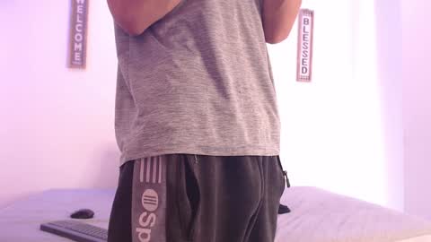 Snapshot of harrythomson1 chatting on 12-27-24, 07:35 harry thomson online show from 12-27-24, 07:35