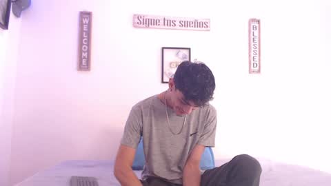 Snapshot of harrythomson1 chatting on 12-28-24, 03:04 harry thomson online show from 12-28-24, 03:04