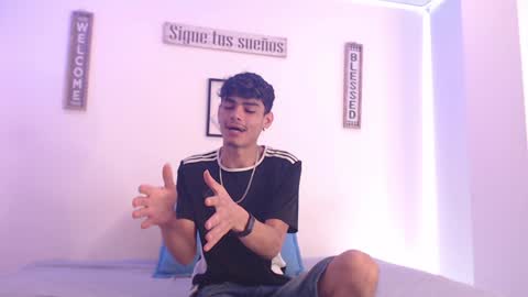 Snapshot of harrythomson1 chatting on 12-30-24, 06:27 harry thomson online show from 12-30-24, 06:27