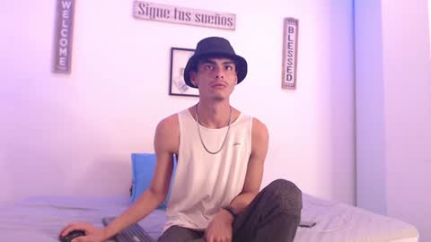 Snapshot of harrythomson1 chatting on 12-31-24, 04:27 harry thomson online show from 12-31-24, 04:27