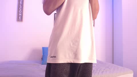 Snapshot of harrythomson1 chatting on 12-31-24, 07:31 harry thomson online show from 12-31-24, 07:31