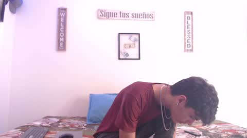 Snapshot of harrythomson1 chatting on 01-11-25, 04:57 harry thomson online show from 01-11-25, 04:57