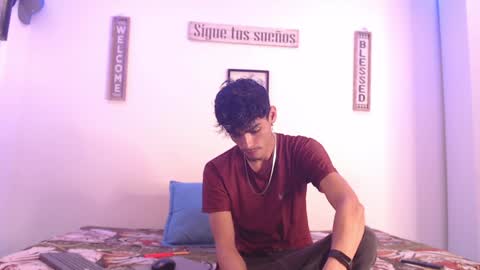 Snapshot of harrythomson1 chatting on 01-12-25, 06:28 harry thomson online show from 01-12-25, 06:28