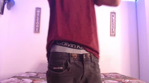 Snapshot of harrythomson1 chatting on 01-12-25, 10:02 harry thomson online show from 01-12-25, 10:02