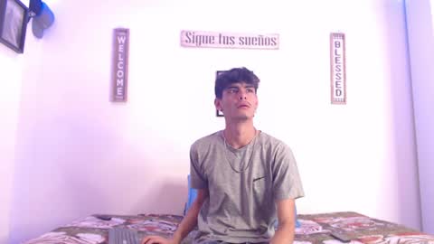 Snapshot of harrythomson1 chatting on 01-15-25, 04:57 harry thomson online show from 01-15-25, 04:57