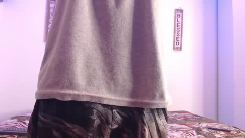 Snapshot of harrythomson1 chatting on 01-21-25, 09:57 harry thomson online show from 01-21-25, 09:57