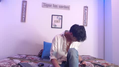 Snapshot of harrythomson1 chatting on 01-22-25, 03:31 harry thomson online show from 01-22-25, 03:31