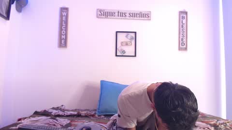 Snapshot of harrythomson1 chatting on 01-24-25, 11:48 harry thomson online show from 01-24-25, 11:48