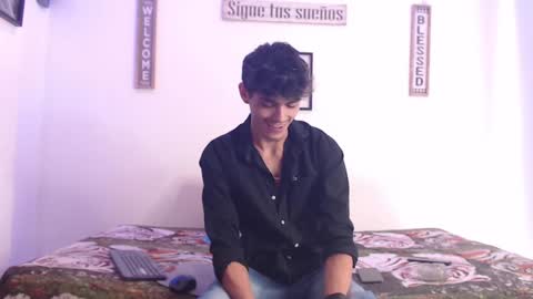 Snapshot of harrythomson1 chatting on 01-25-25, 09:25 harry thomson online show from 01-25-25, 09:25