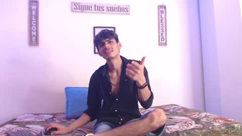 Snapshot of harrythomson1 chatting on 01-26-25, 08:36 harry thomson online show from 01-26-25, 08:36