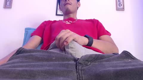 Snapshot of harrythomson1 chatting on 02-14-25, 07:59 harry thomson online show from 02-14-25, 07:59