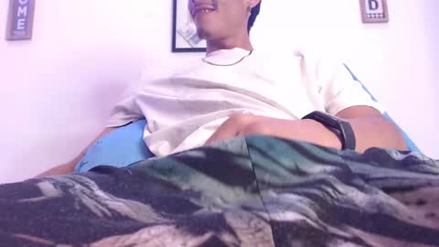 Snapshot of harrythomson1 chatting on 02-15-25, 08:11 harry thomson online show from 02-15-25, 08:11