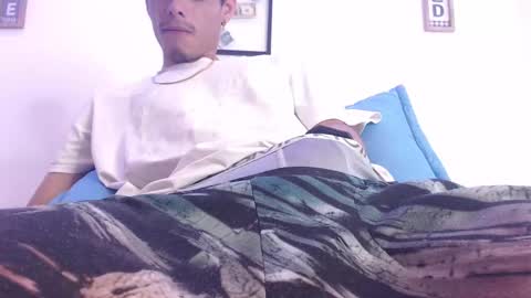 Snapshot of harrythomson1 chatting on 02-18-25, 02:27 harry thomson online show from 02-18-25, 02:27