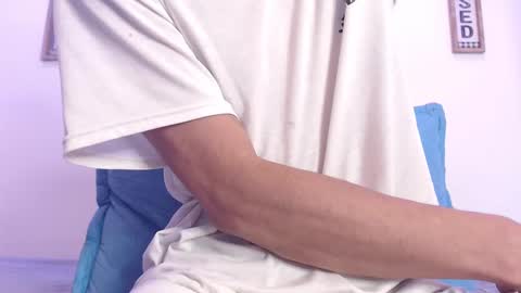 Snapshot of harrythomson1 chatting on 02-22-25, 09:23 harry thomson online show from 02-22-25, 09:23