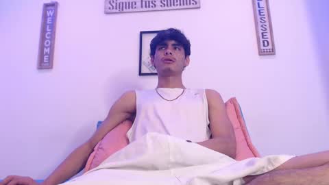 Snapshot of harrythomson1 chatting on 03-04-25, 03:22 harry thomson online show from 03-04-25, 03:22