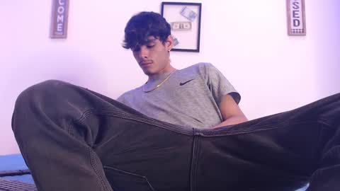 Snapshot of harrythomson1 chatting on 03-10-25, 07:21 harry thomson online show from 03-10-25, 07:21