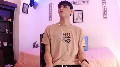 Snapshot of harrythomson1 chatting on 09-11-25, 06:19 harry thomson online show from 09-11-25, 06:19