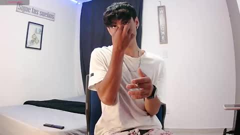 Snapshot of harrythomson1 chatting on 10-03-25, 11:40 harry thomson online show from 10-03-25, 11:40