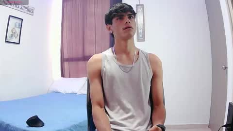 Snapshot of harrythomson1 chatting on 10-11-25, 08:51 harry thomson online show from 10-11-25, 08:51