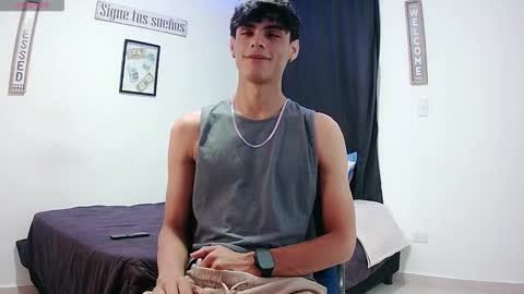 Snapshot of harrythomson1 chatting on 10-30-25, 02:24 harry thomson online show from 10-30-25, 02:24