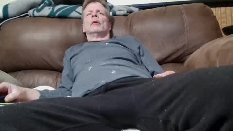 Snapshot of harveybane chatting on 02-25-25, 09:09 philatio online show from 02-25-25, 09:09