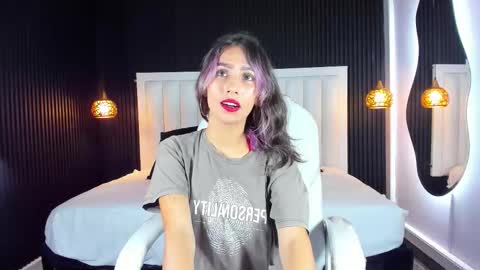 Snapshot of hasleycarter chatting on 11-19-25, 04:23 HasleyCarter online show from 11-19-25, 04:23