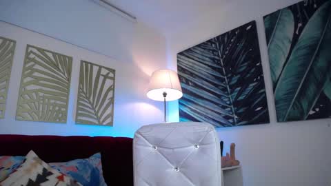 Nicole online show from 02-17-25, 09:08