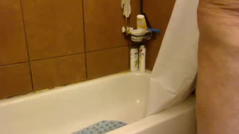 hawaii_guy29 online show from 12-14-24, 06:20