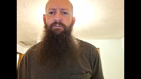 Snapshot of hawktalon007 chatting on 10-04-25, 02:31 Robert online show from 10-04-25, 02:31