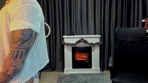 Snapshot of haydenspears chatting on 12-22-25, 04:04 HaydenSpears online show from 12-22-25, 04:04