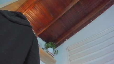 Im Hazel online show from 12-31-24, 02:08