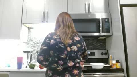 Snapshot of hazel_skye chatting on 02-18-25, 12:48 Hazel online show from 02-18-25, 12:48